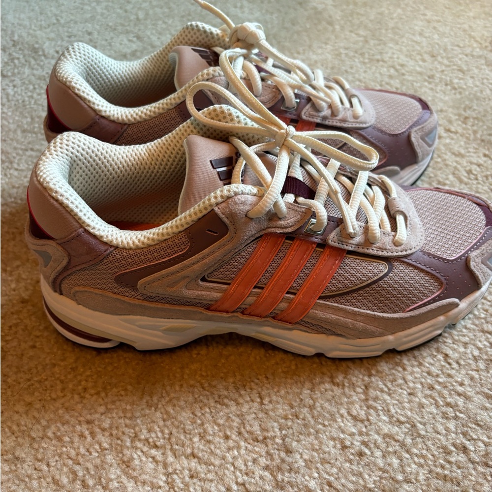Women’s Adidas size 8
